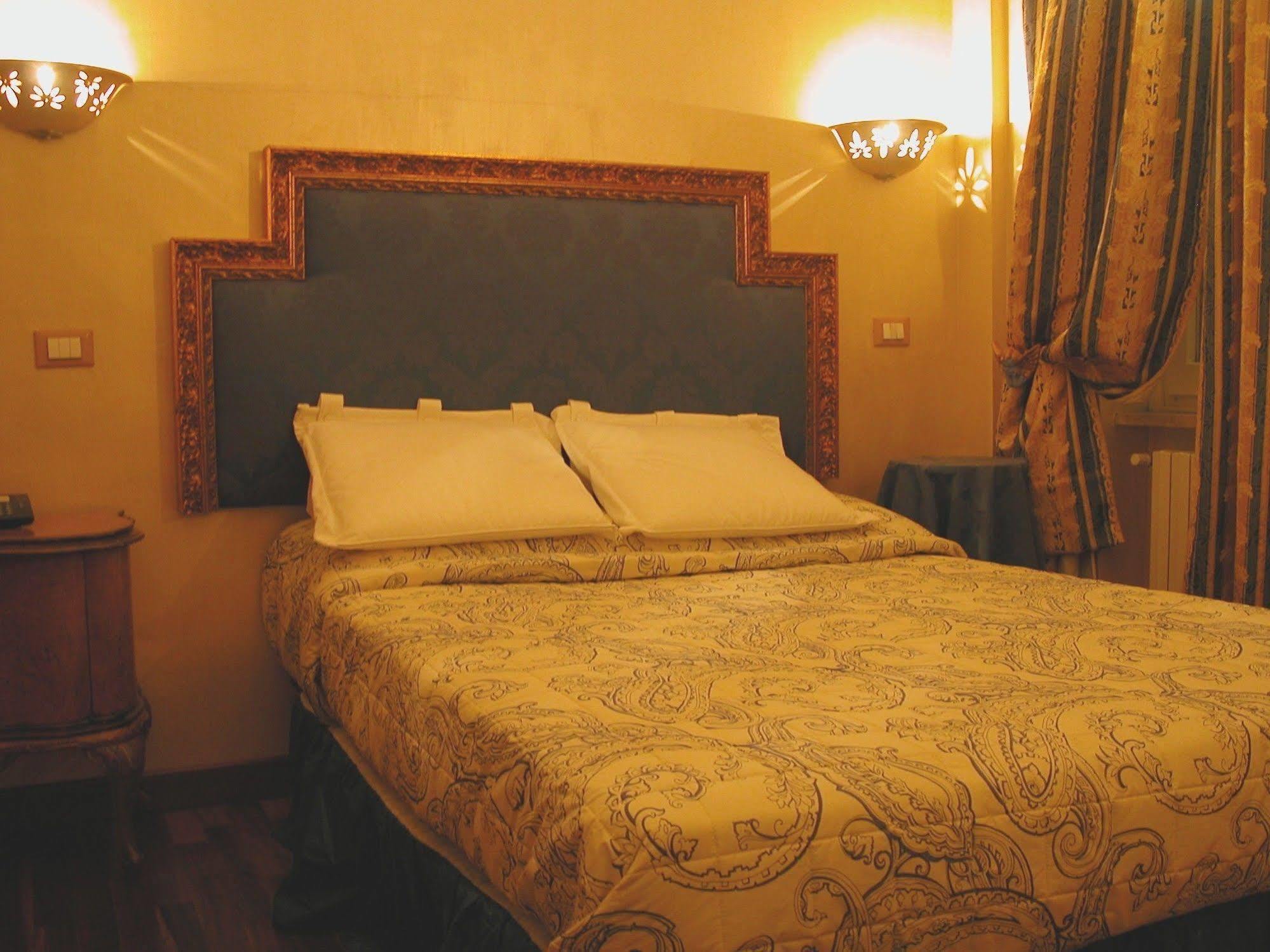 Hotel Original Turin Chambre photo
